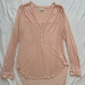Blush Babaton blouse from Aritzia